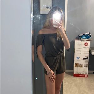 Green Rue 21 Romper!!